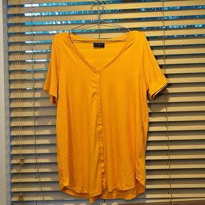Lane Bryant Woman’s Size 14/16 Mustard Yellow Top